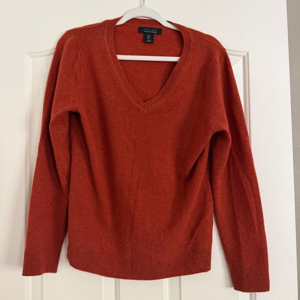 100% Cashmere V-Neck Sweater Rich Rusty Orange | Soft Luxury Knit